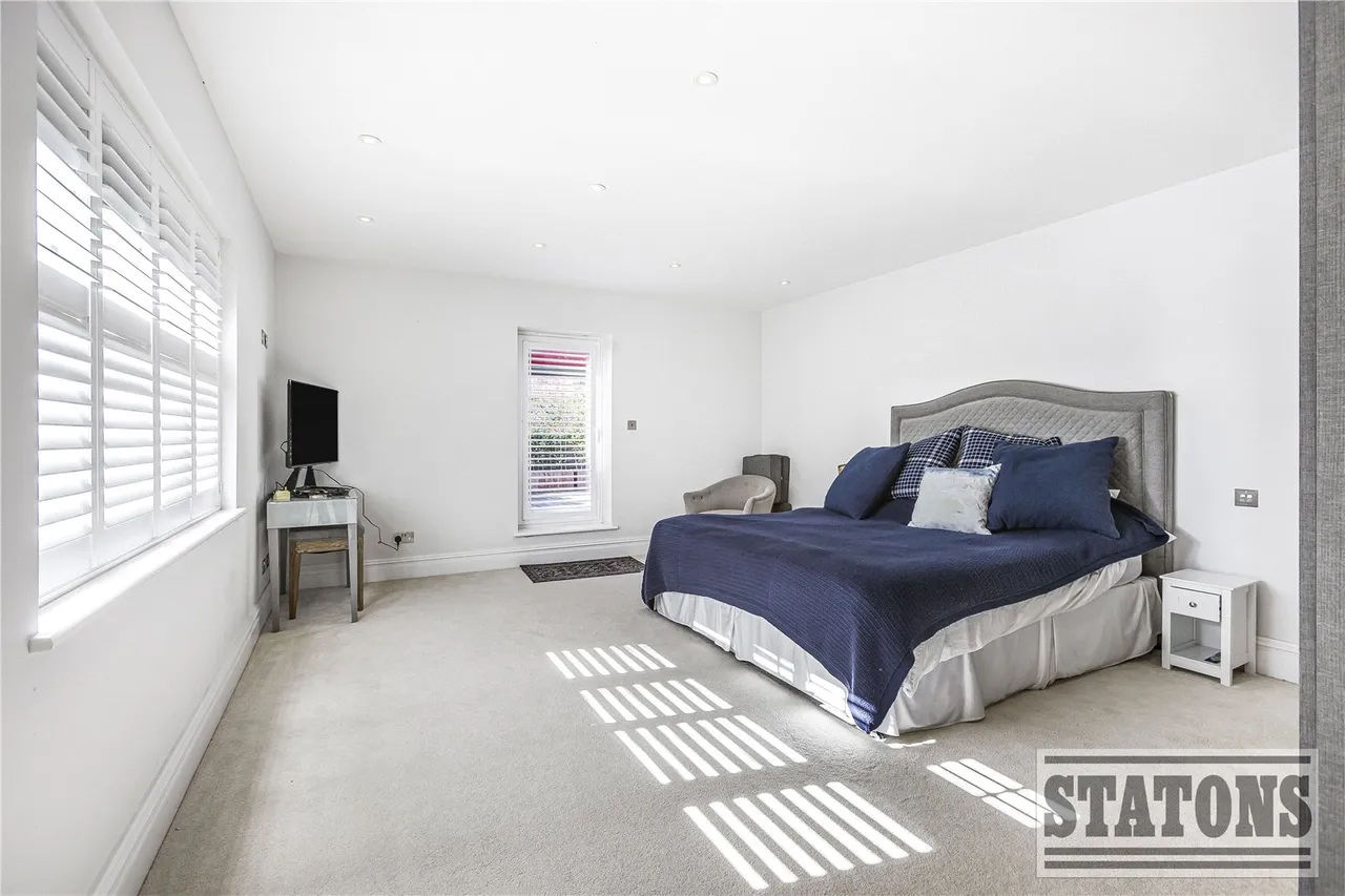 Kentish Lane, Brookmans Park, Hertfordshire, AL9 6NG, photo 24