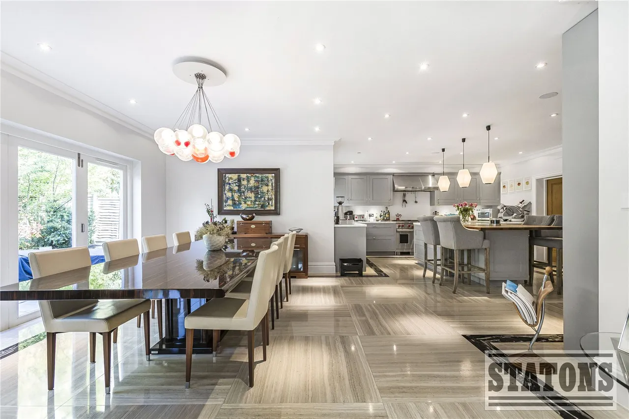 Kentish Lane, Brookmans Park, Hertfordshire, AL9 6NG, photo 12