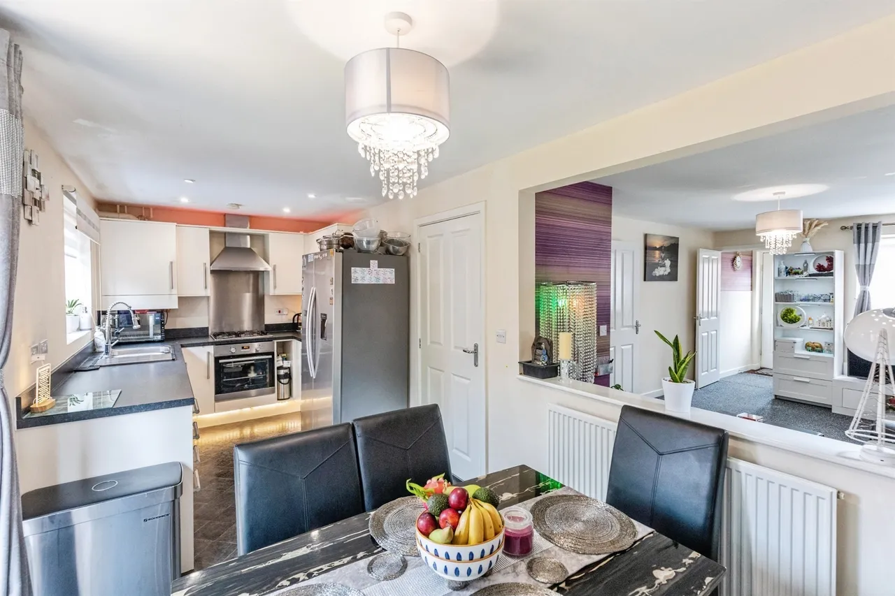 Centenary Way, Raunds, photo 8