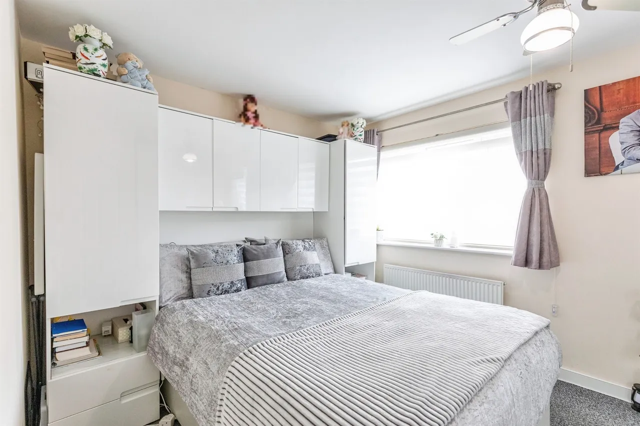 Centenary Way, Raunds, photo 10