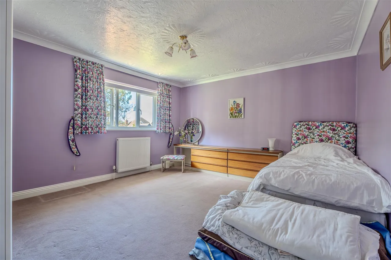 Hobbs Park, St. Leonards, BH24, photo 9