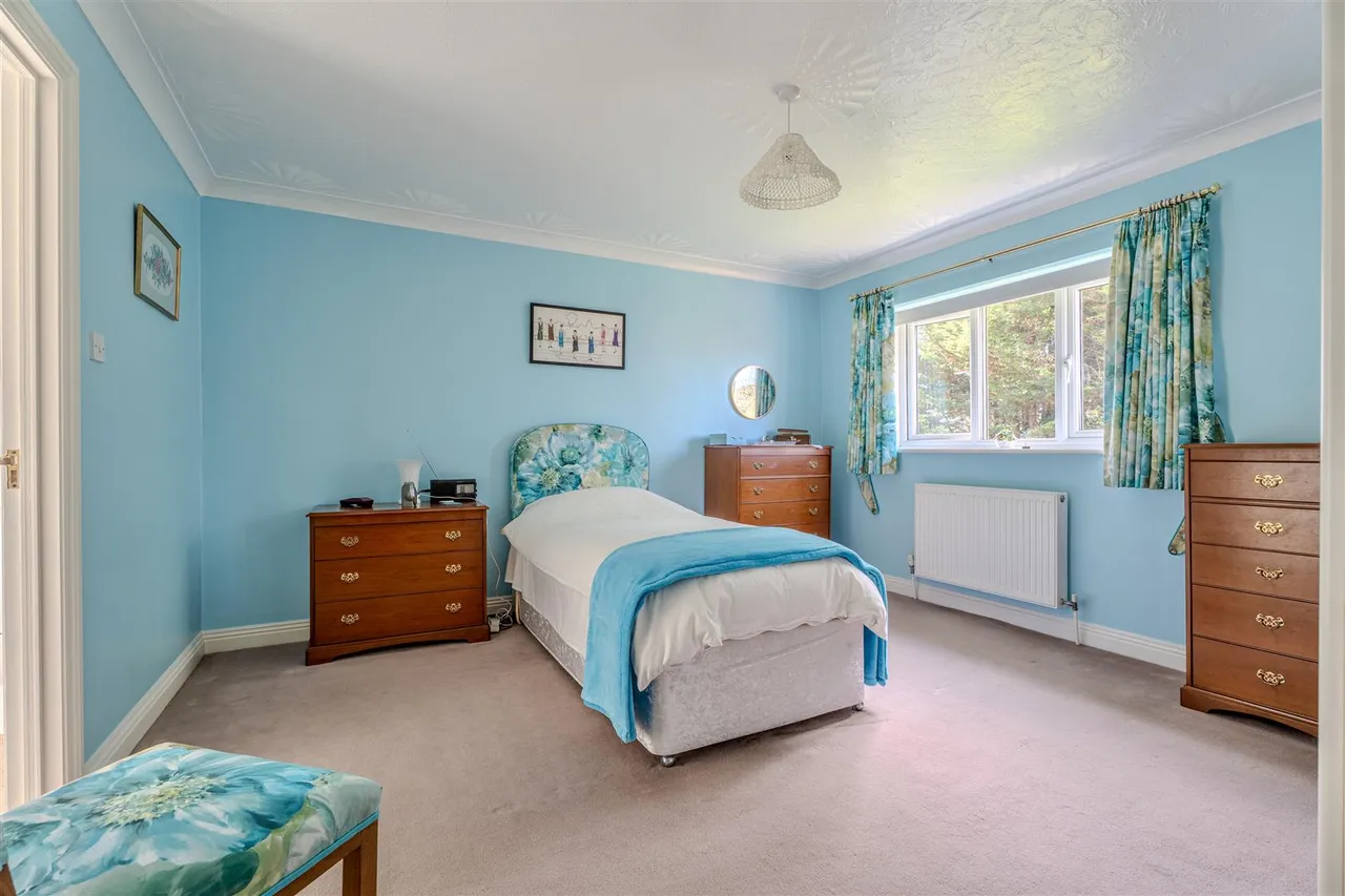 Hobbs Park, St. Leonards, BH24, photo 8