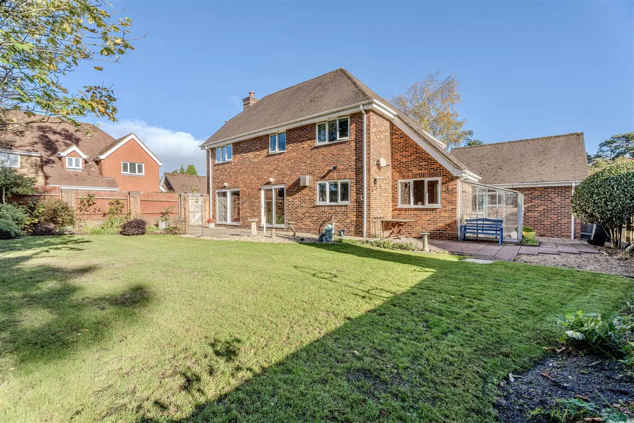 Hobbs Park, St. Leonards, BH24, photo 20