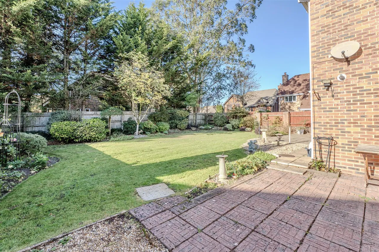 Hobbs Park, St. Leonards, BH24, photo 3