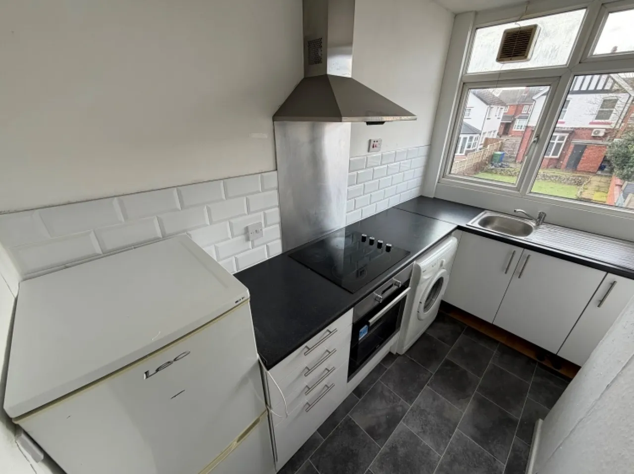 Flat 3a Clarage House, Long Lane, Halesowen, West Midlands, B62 9LA, UK, photo 2