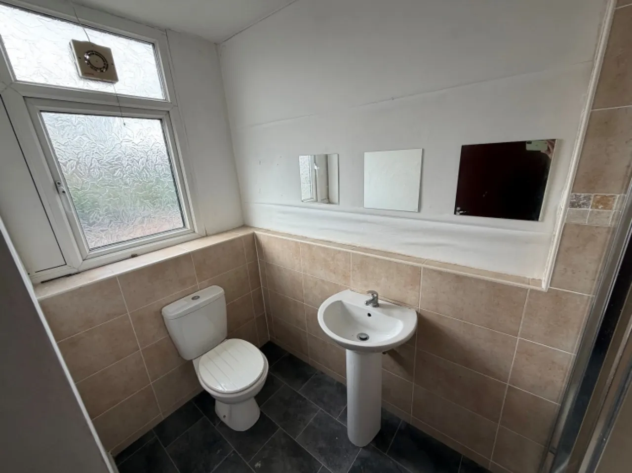 Flat 3a Clarage House, Long Lane, Halesowen, West Midlands, B62 9LA, UK, photo 5