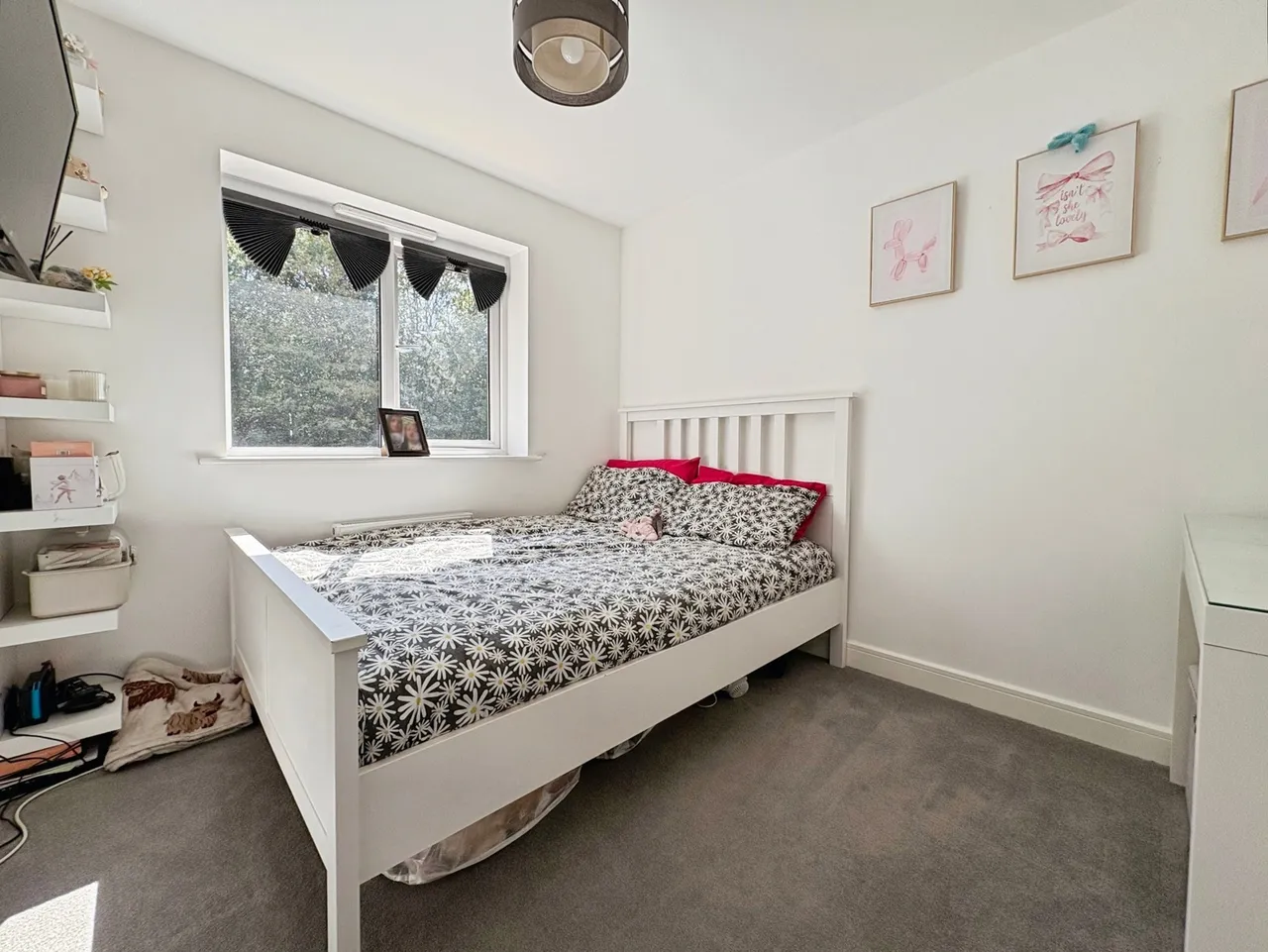 Barron Road, Tongham, Surrey, GU10 1GF, photo 7
