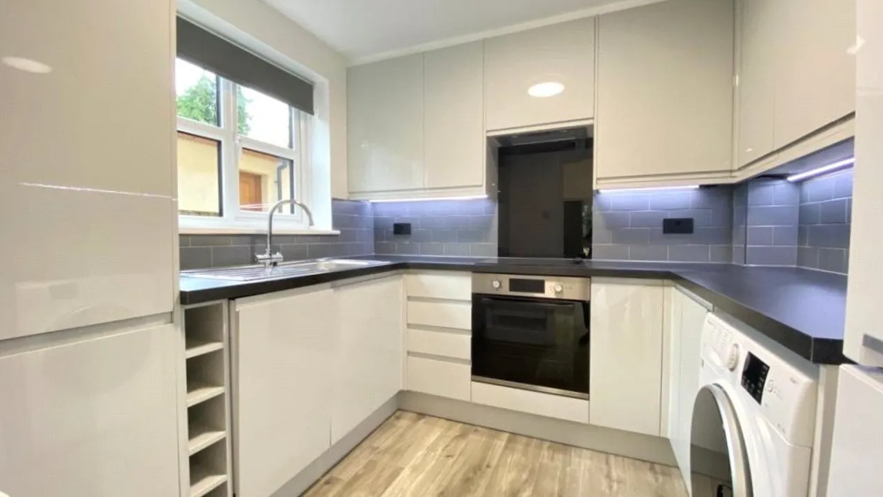 Christchurch Avenue, Finchley, photo 2