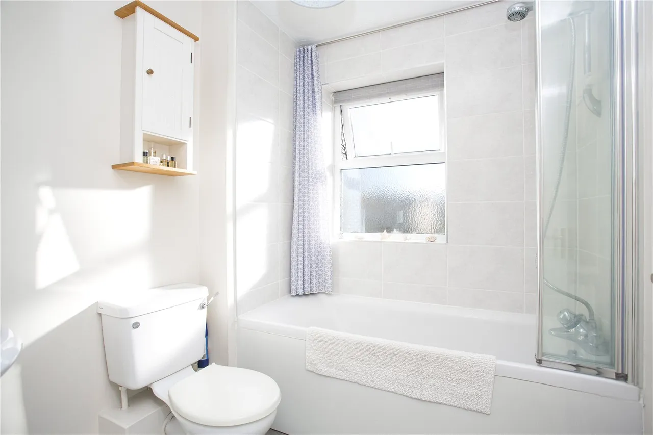 Blackmead, Riverhead, Sevenoaks, Kent, TN13 2QU, photo 12