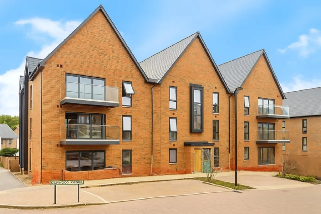 2 bed flat for sale — Kilnwood Court, Burgess Hill