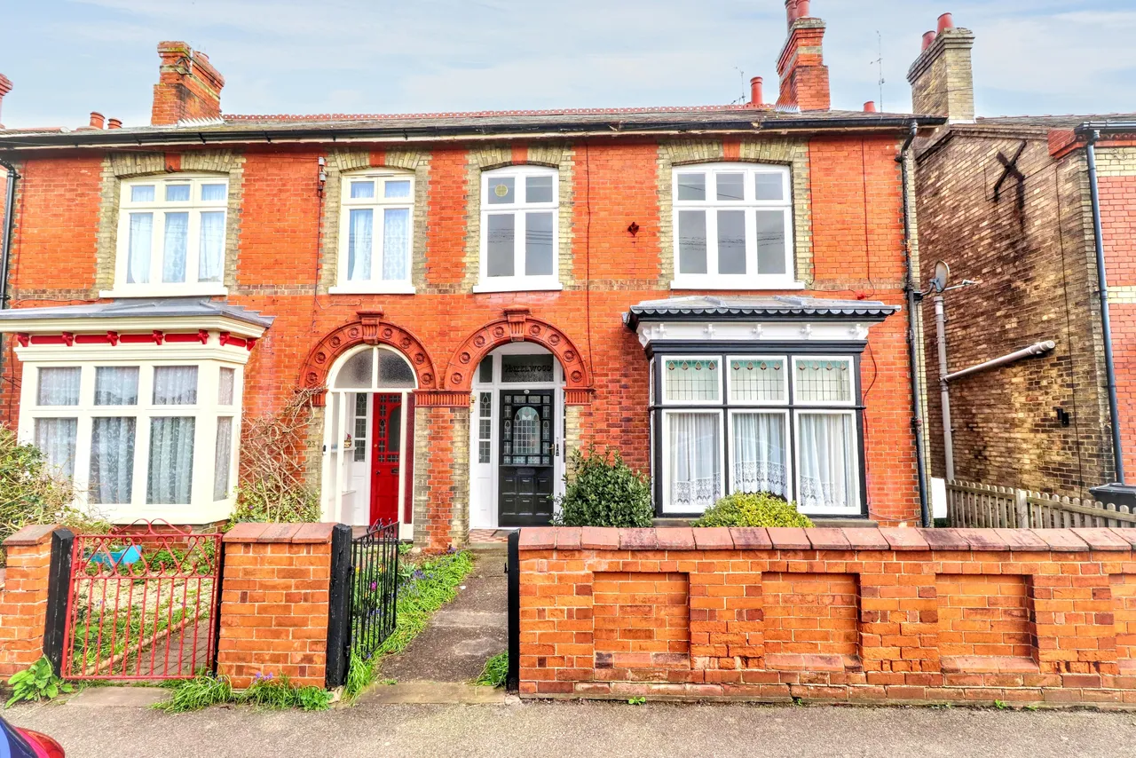 2 bed flat for sale, Holland Road, Spalding, PE11