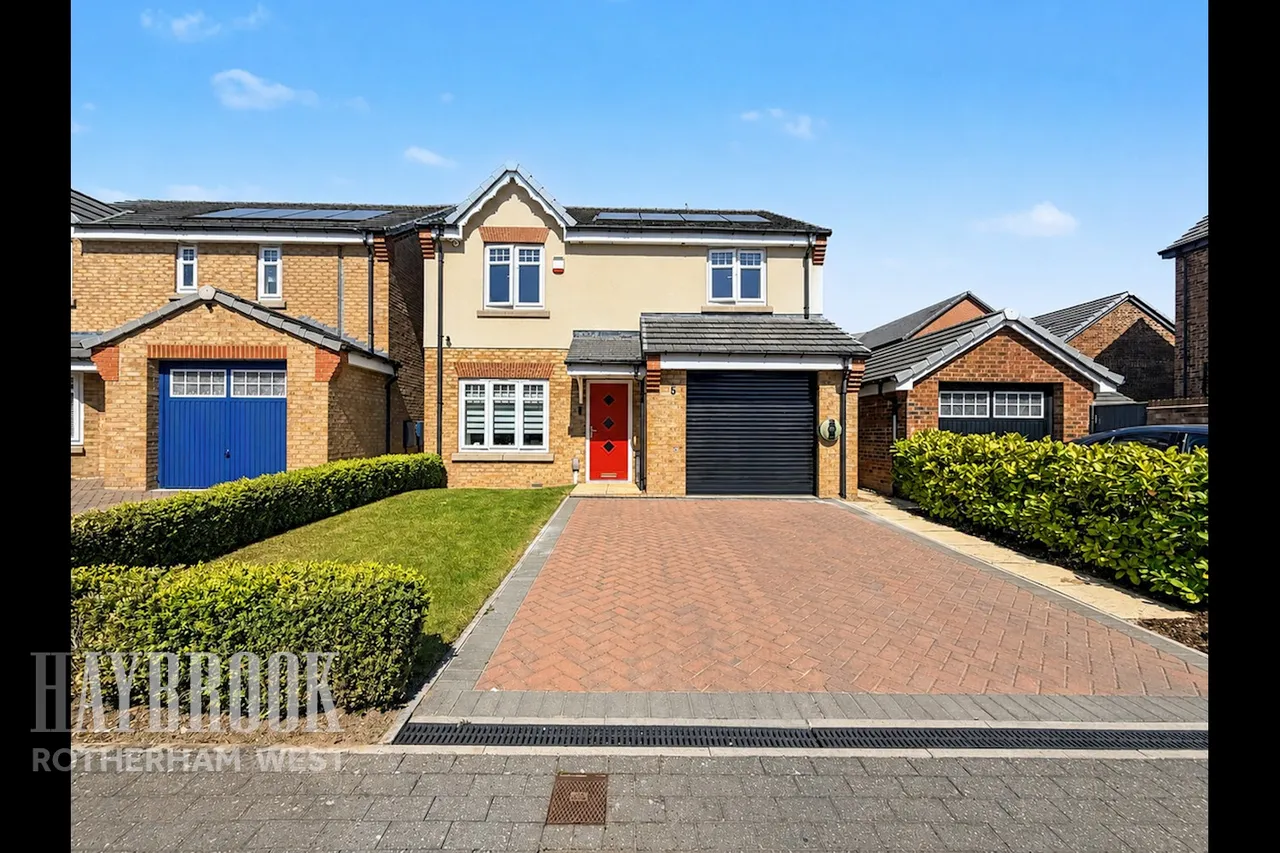4 bed house for sale, Hazelwood Way, Waverley