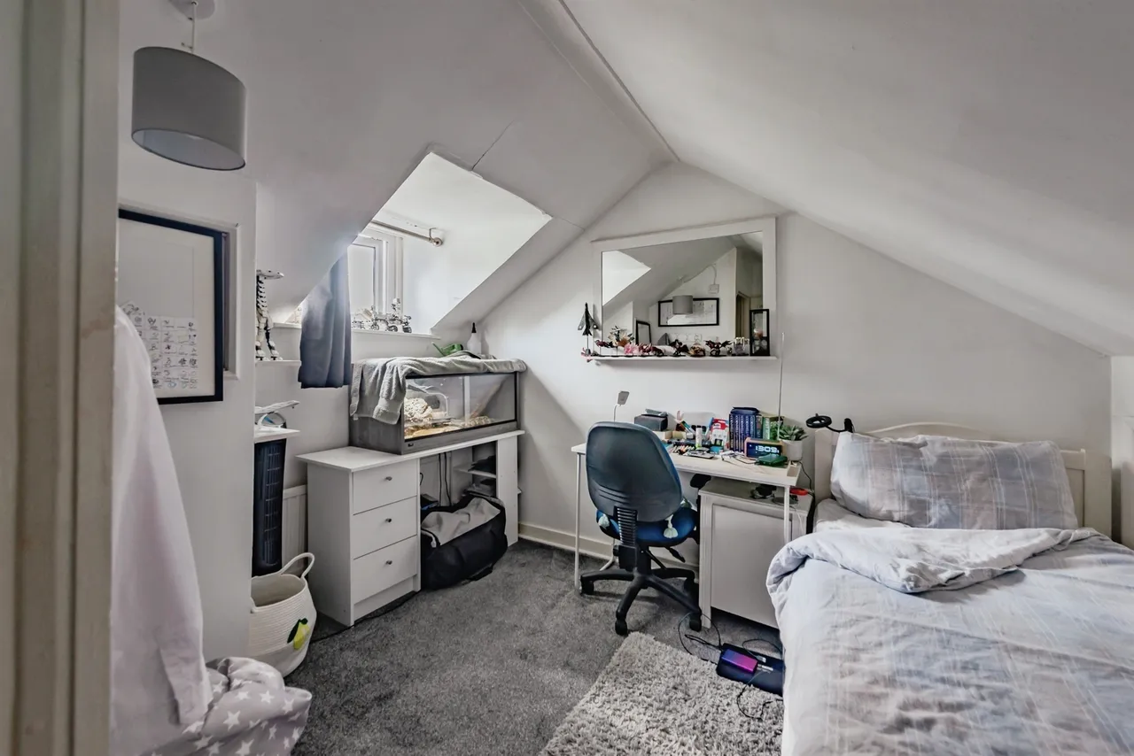 West Street, Crawley, RH11, photo 9