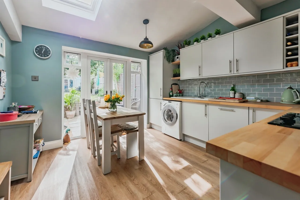 West Street, Crawley, RH11, photo 5