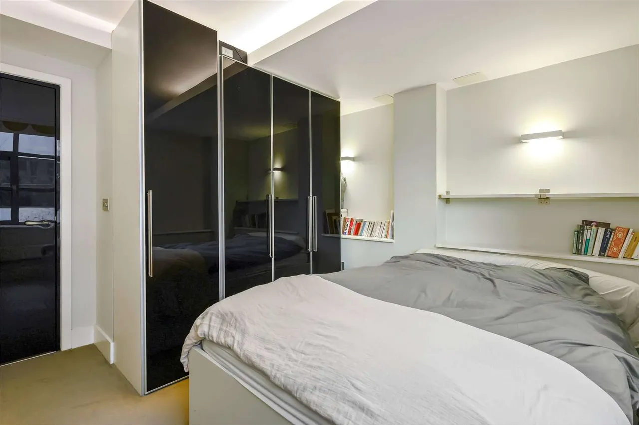 St. John's Place, London, EC1M, photo 3
