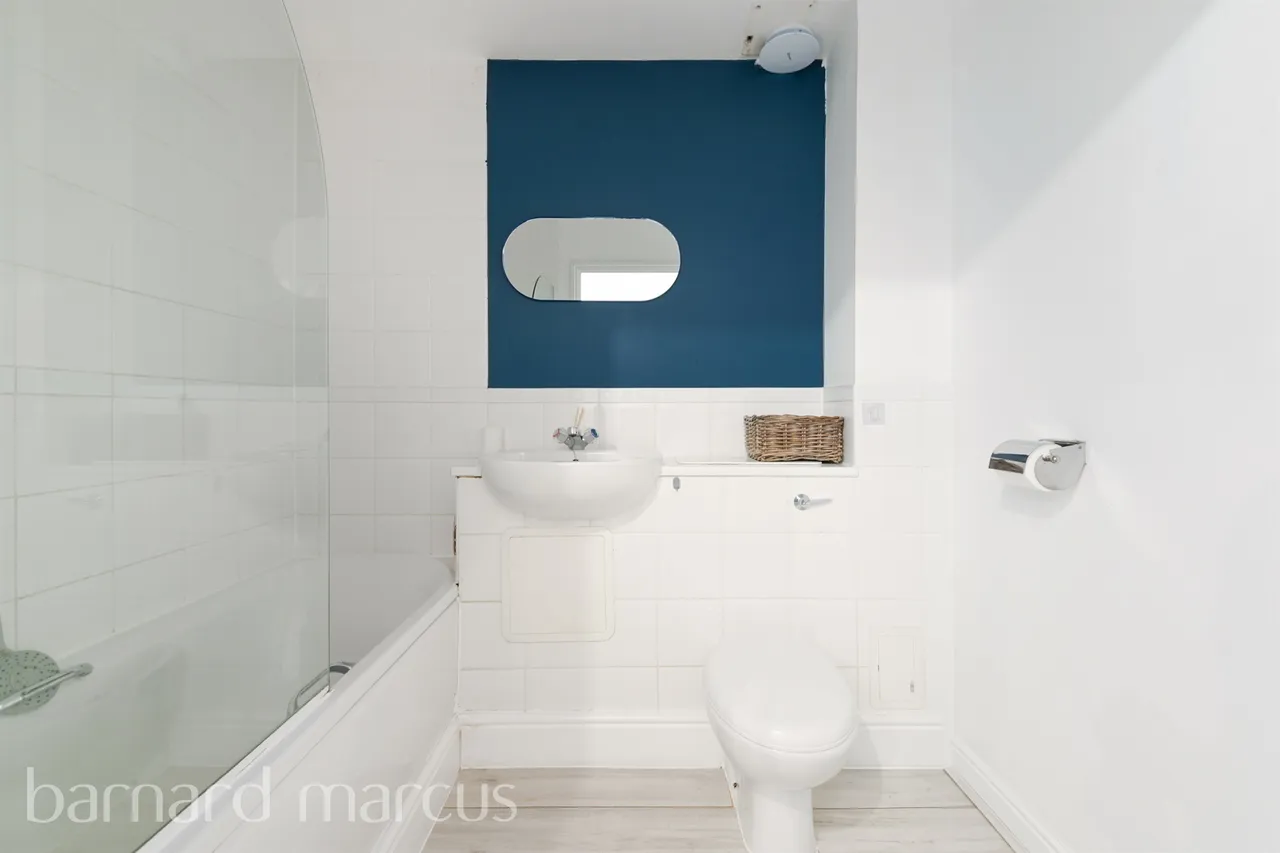 Station Approach, Epsom, KT19, photo 7