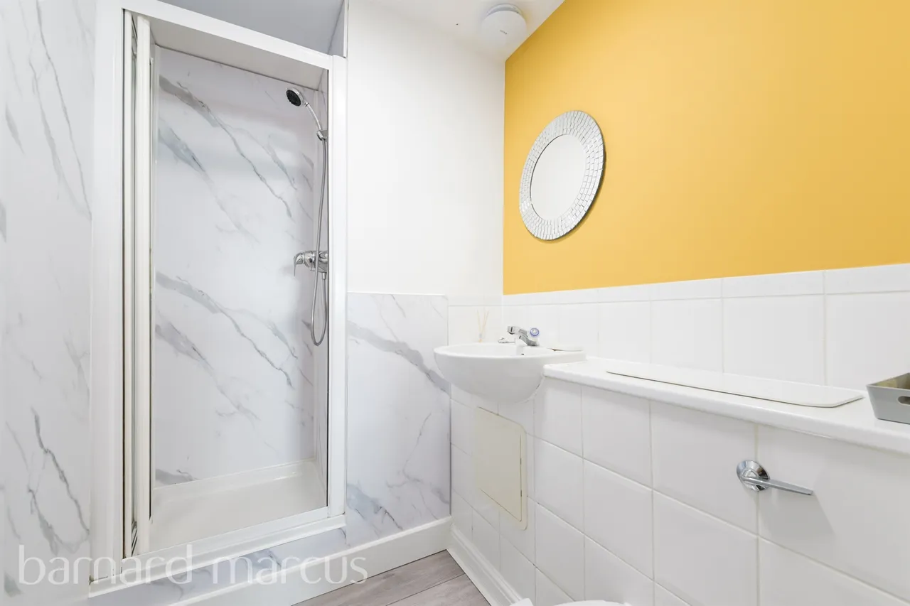 Station Approach, Epsom, KT19, photo 8