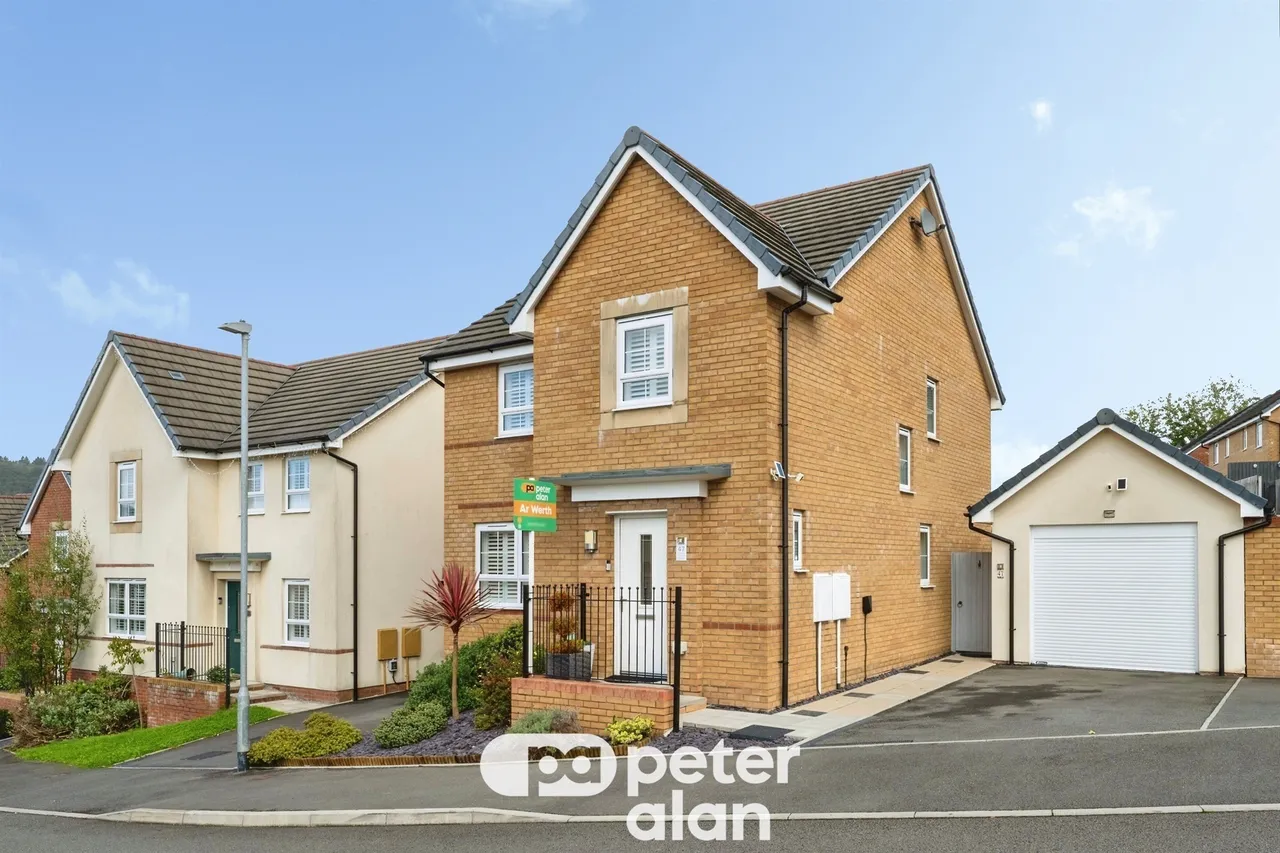 4 bed house for sale, Hooper Way, Neath, SA11