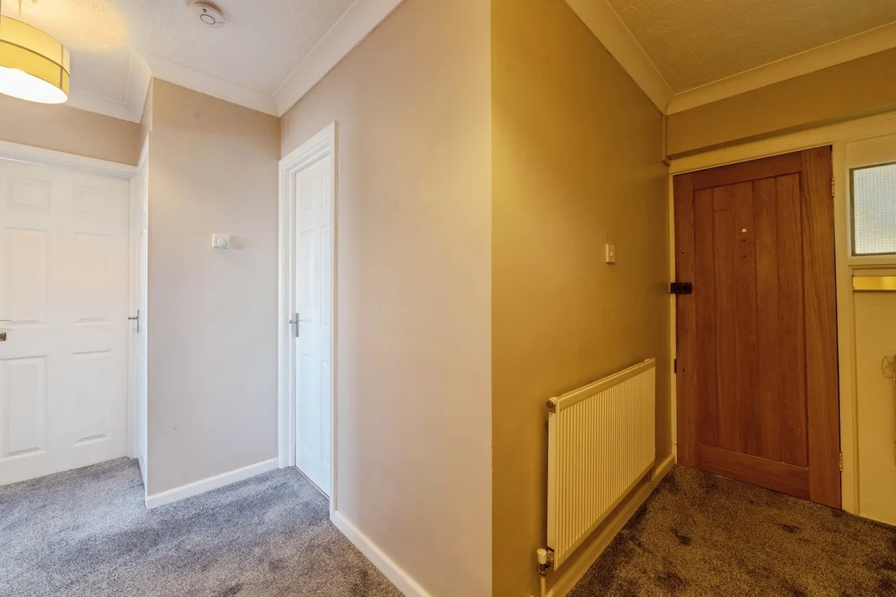 St. Ediths Court, Billericay, CM12, photo 2