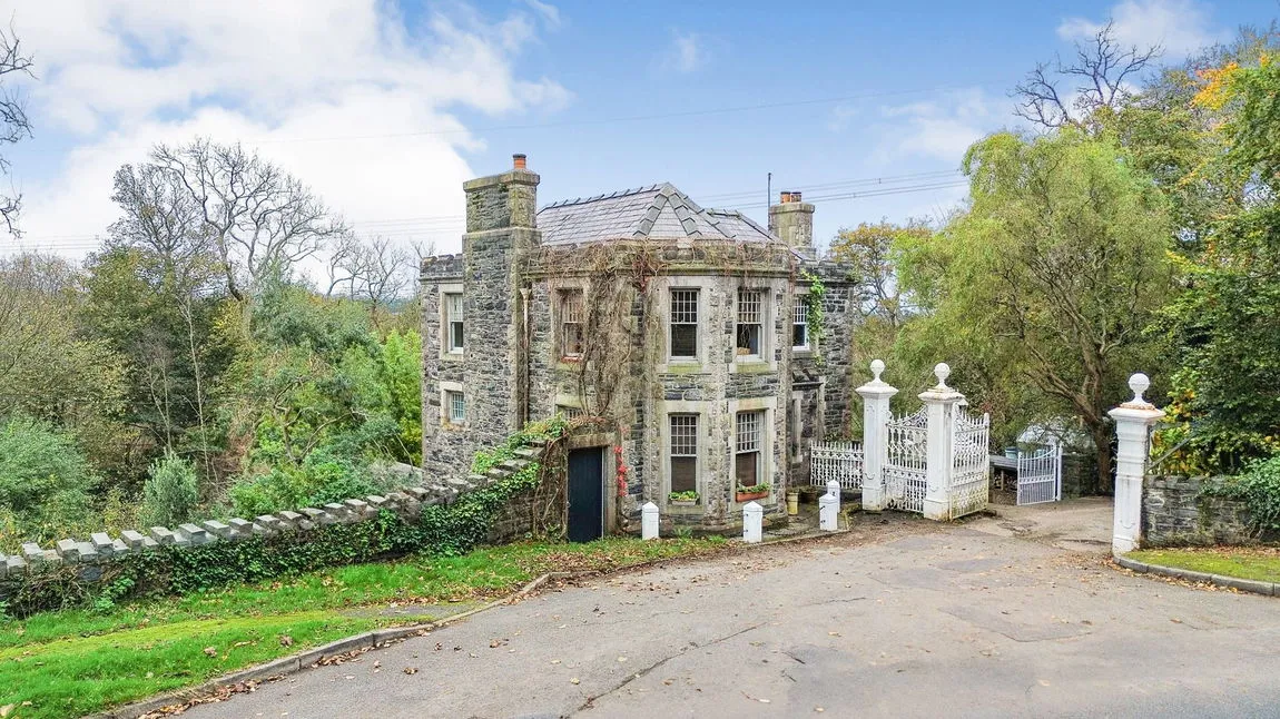 3 bed house for sale — Ffordd Caergybi, Llanfairpwllgwyngyll, Isle of Anglesey, LL61 5YL