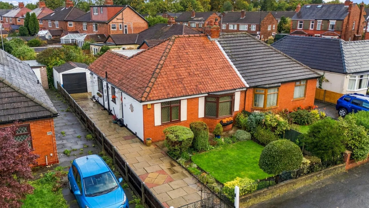 Northenden Road, Sale, M33, photo 18