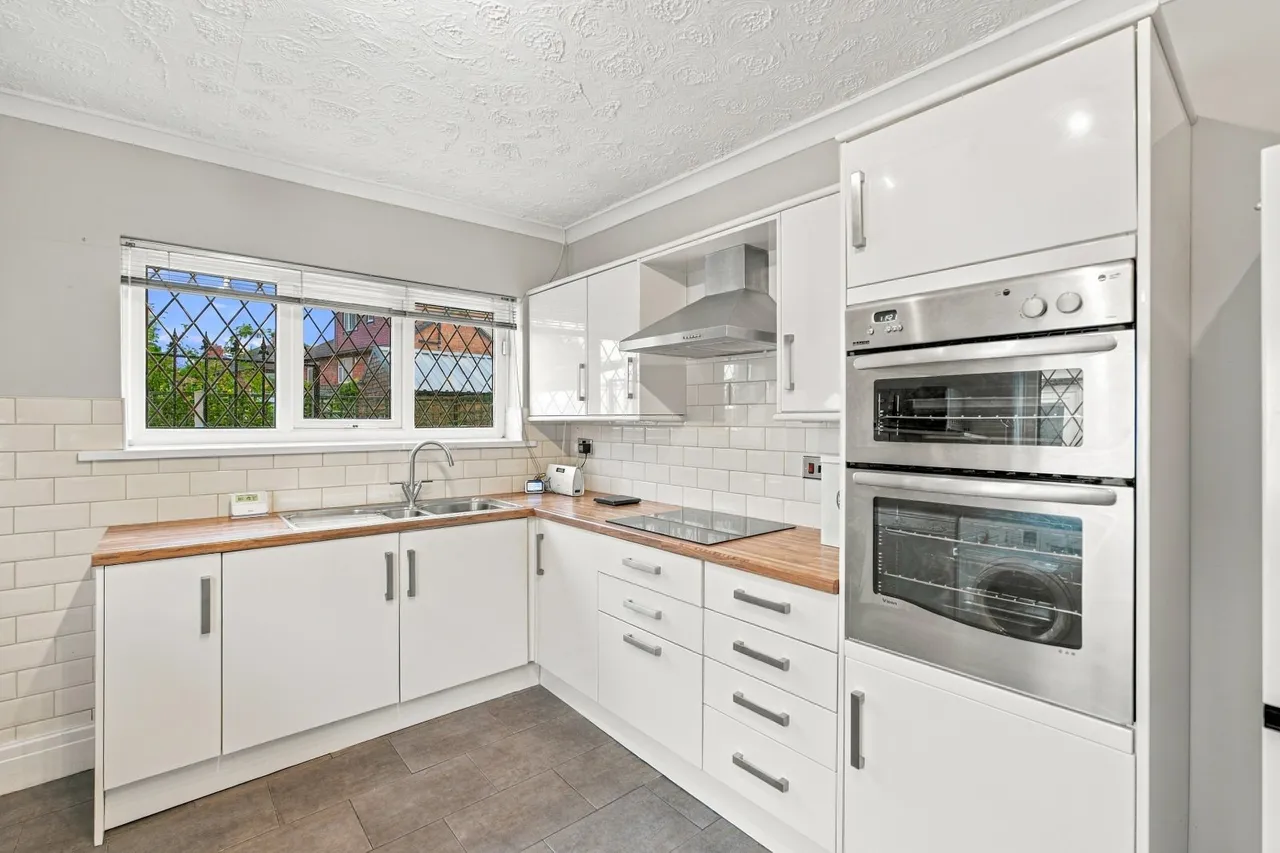 Northenden Road, Sale, M33, photo 7