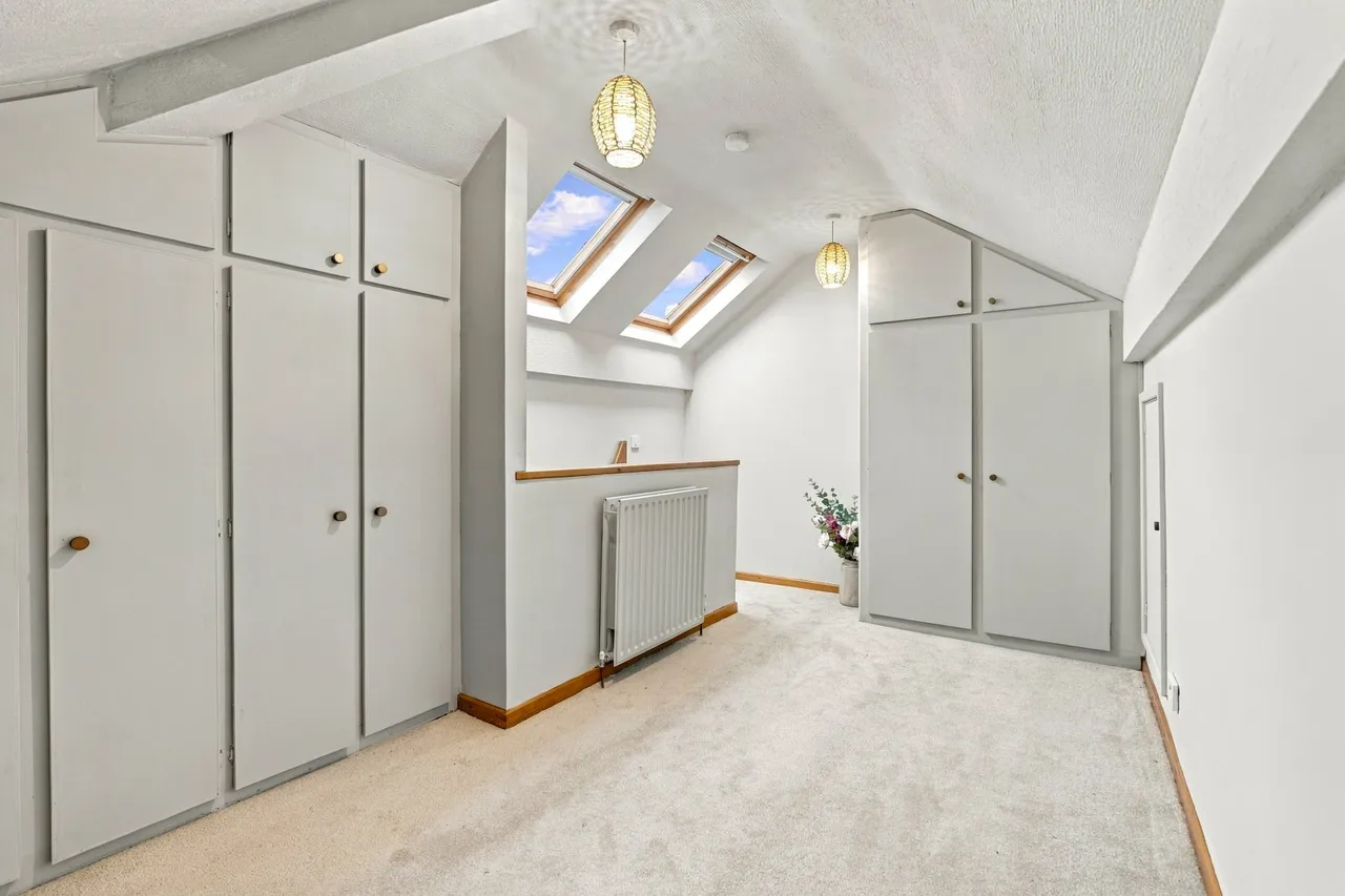 Northenden Road, Sale, M33, photo 13