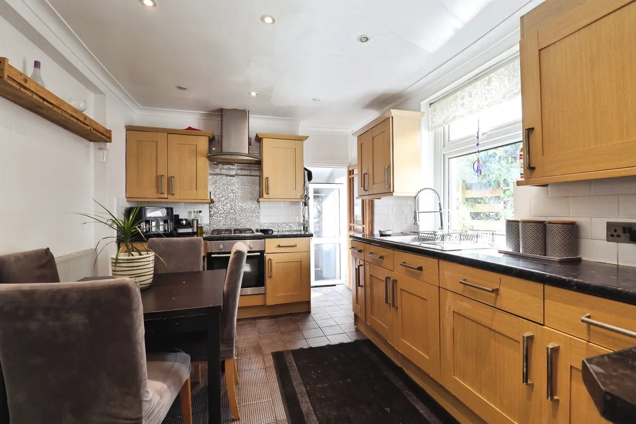 Charlotte Street, Penarth, CF64, photo 7