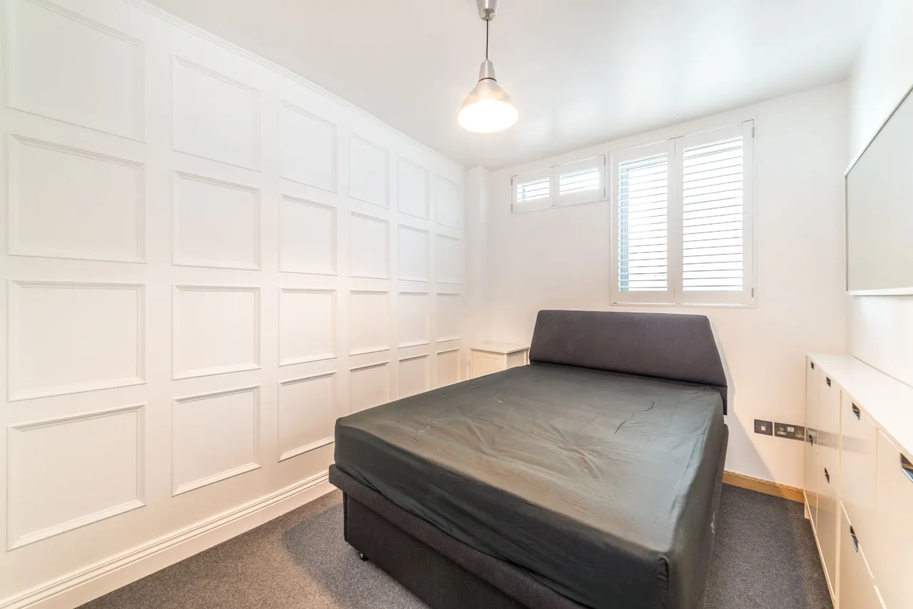 Flat 2, 129 Whitecross Street, London, photo 6
