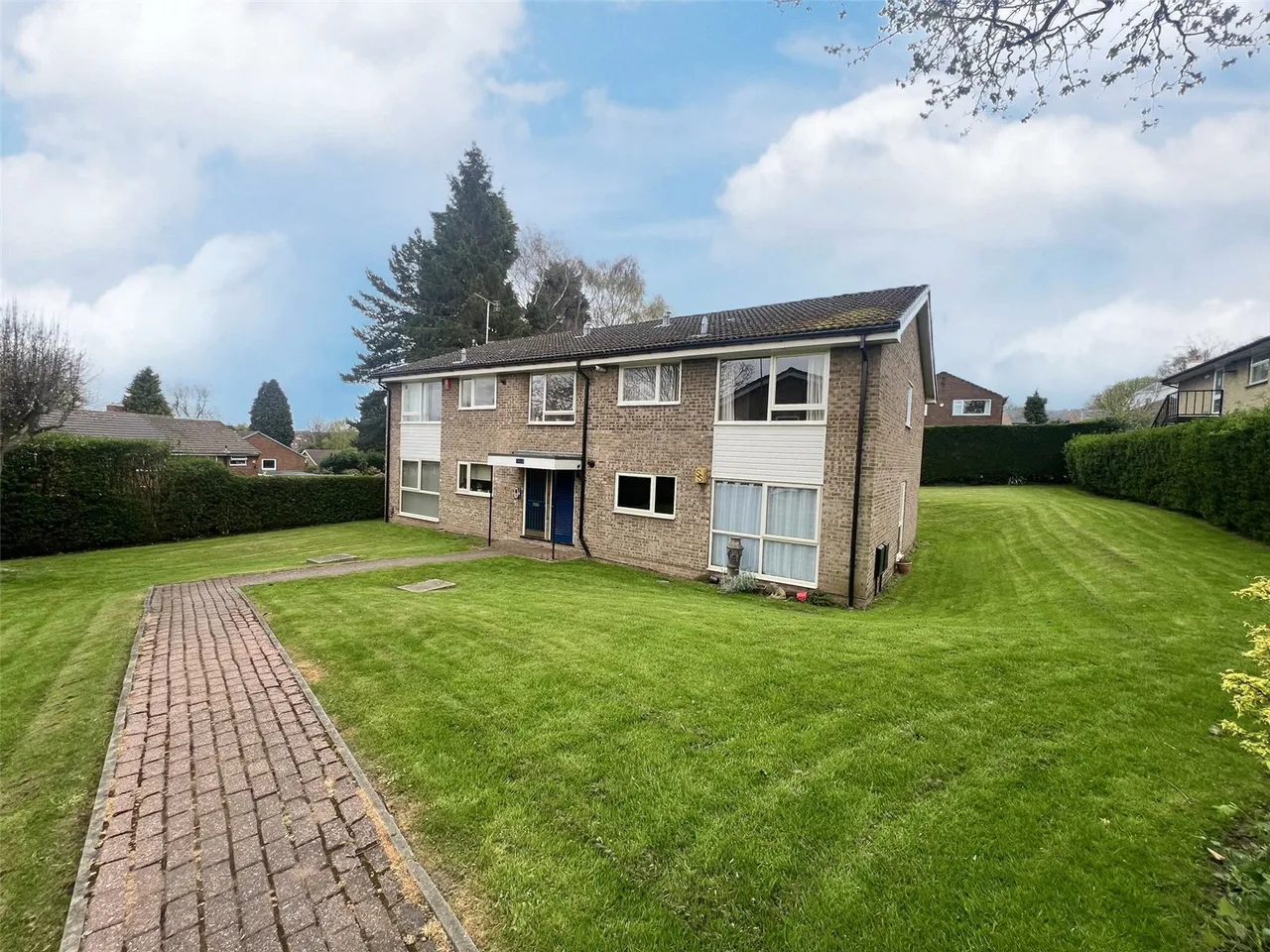 2 bed flat for sale — Rotherstoke Close, Rotherham, South Yorkshire, S60