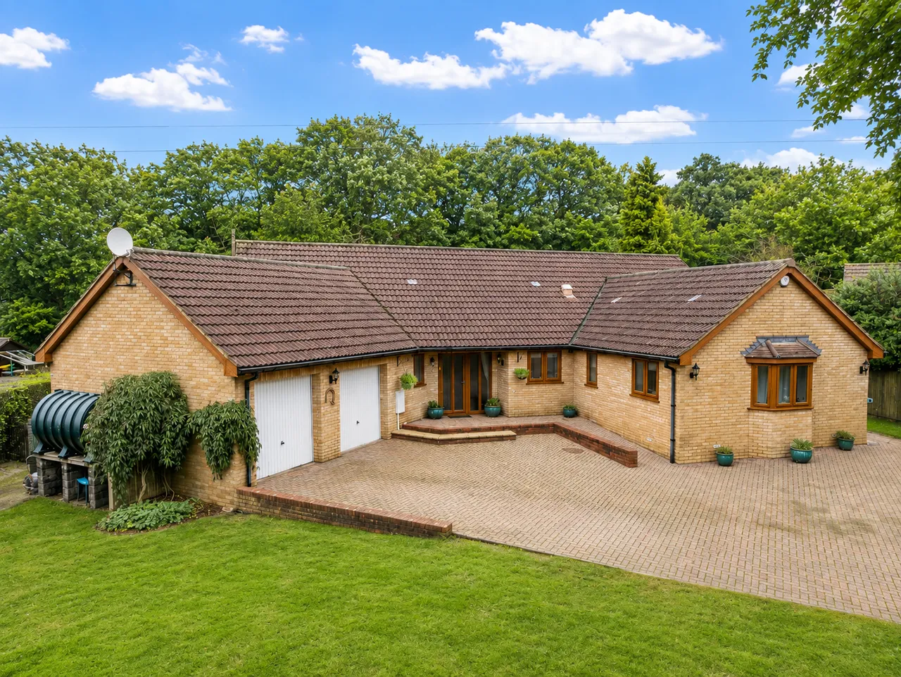 4 bed house for sale, Raymond's Hill