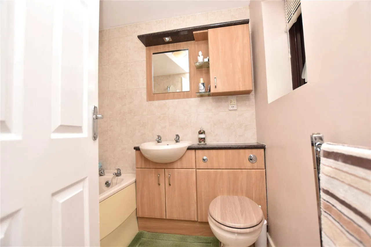 Bradford Road, East Ardsley, WF3, photo 7