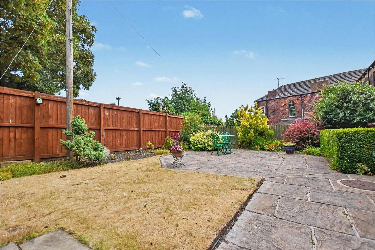 Bradford Road, East Ardsley, WF3, photo 20