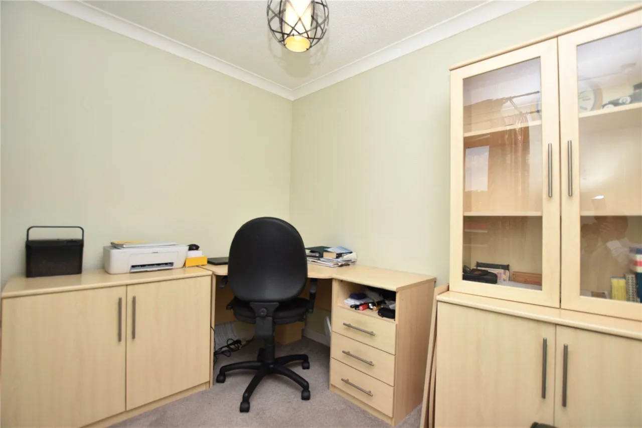 Bradford Road, East Ardsley, WF3, photo 18