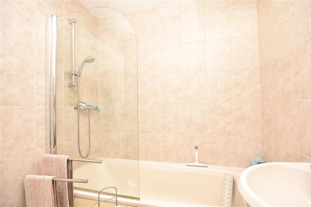 Bradford Road, East Ardsley, WF3, photo 19