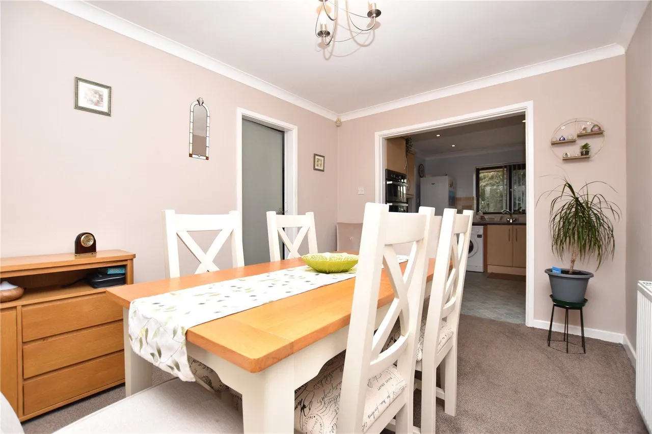 Bradford Road, East Ardsley, WF3, photo 13