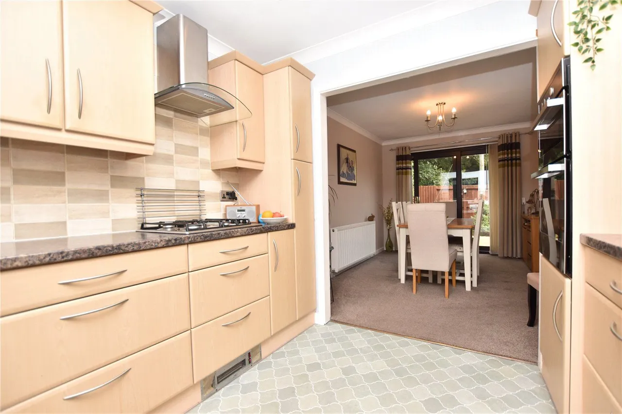 Bradford Road, East Ardsley, WF3, photo 11