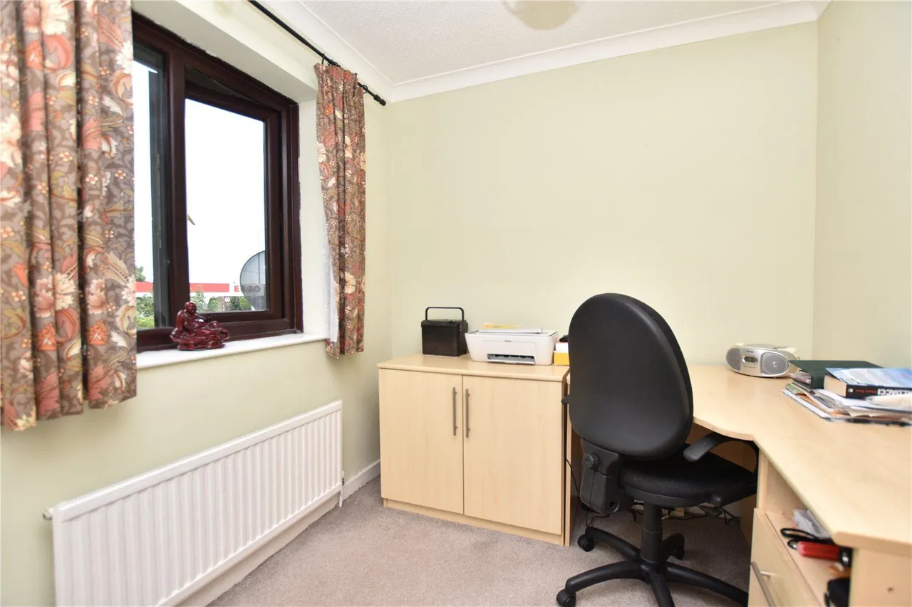 Bradford Road, East Ardsley, WF3, photo 8