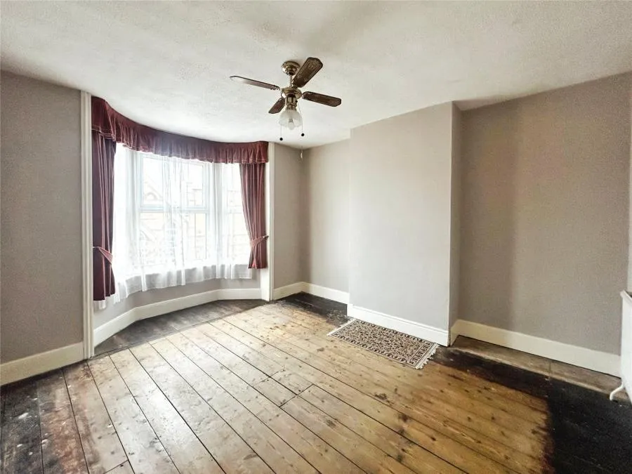 Yarborough Road, East Cowes, PO32, photo 2