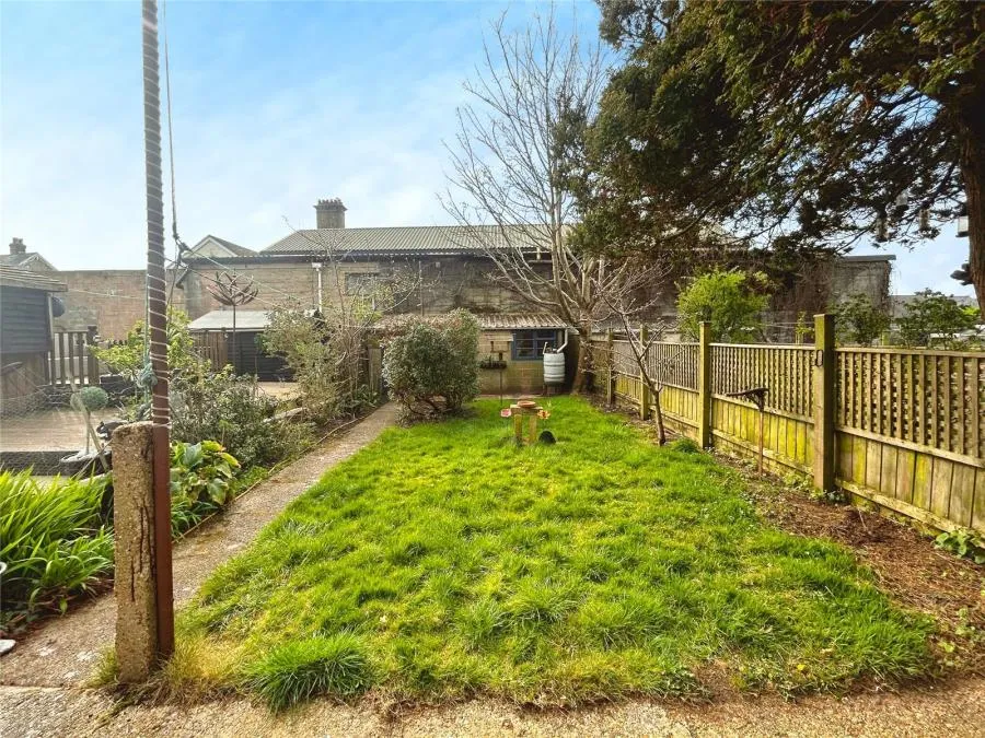 Yarborough Road, East Cowes, PO32, photo 3