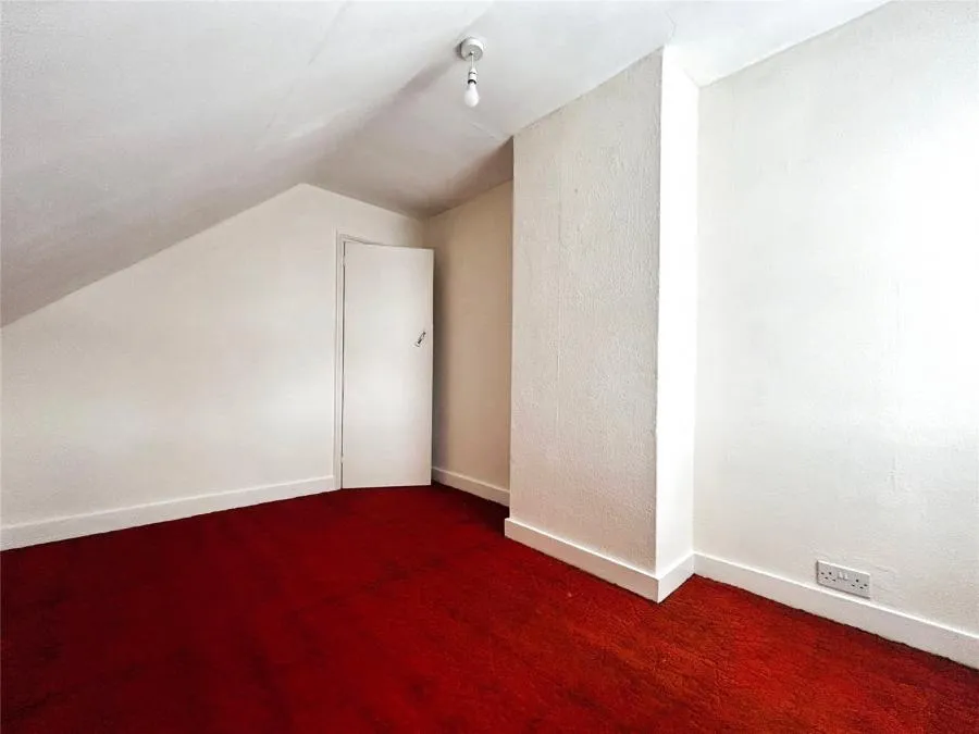 Yarborough Road, East Cowes, PO32, photo 9