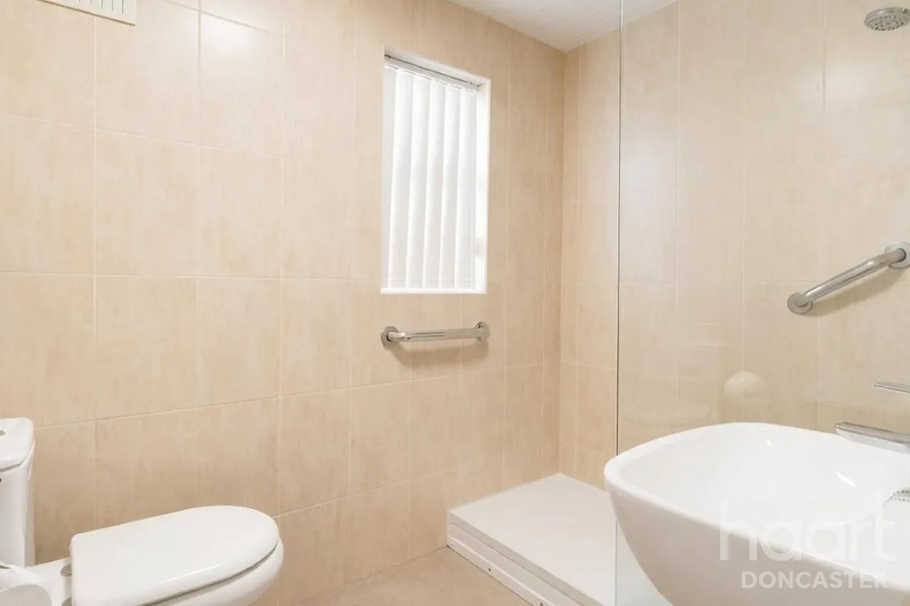 Peters Road, Edlington, DN12, photo 9