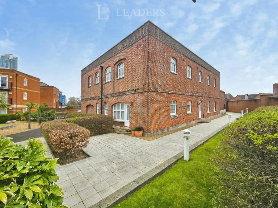 2 bed flat for sale, Gunwharf Quays, Portsmouth, PO1