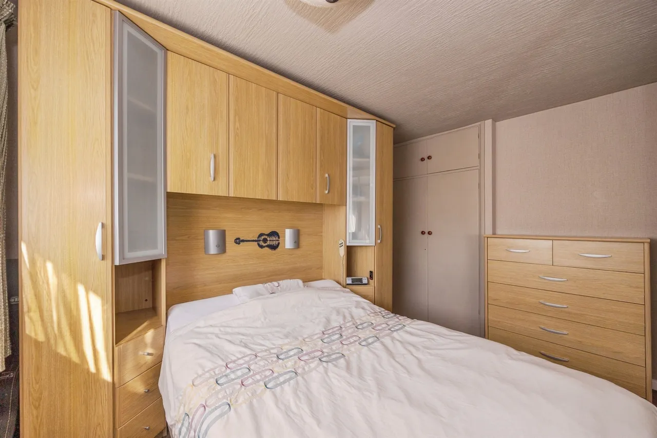 Seaway Crescent, Southsea, PO4, photo 16