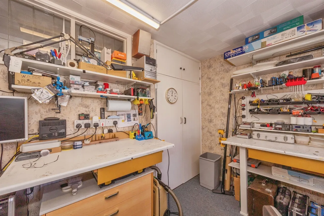 Seaway Crescent, Southsea, PO4, photo 39
