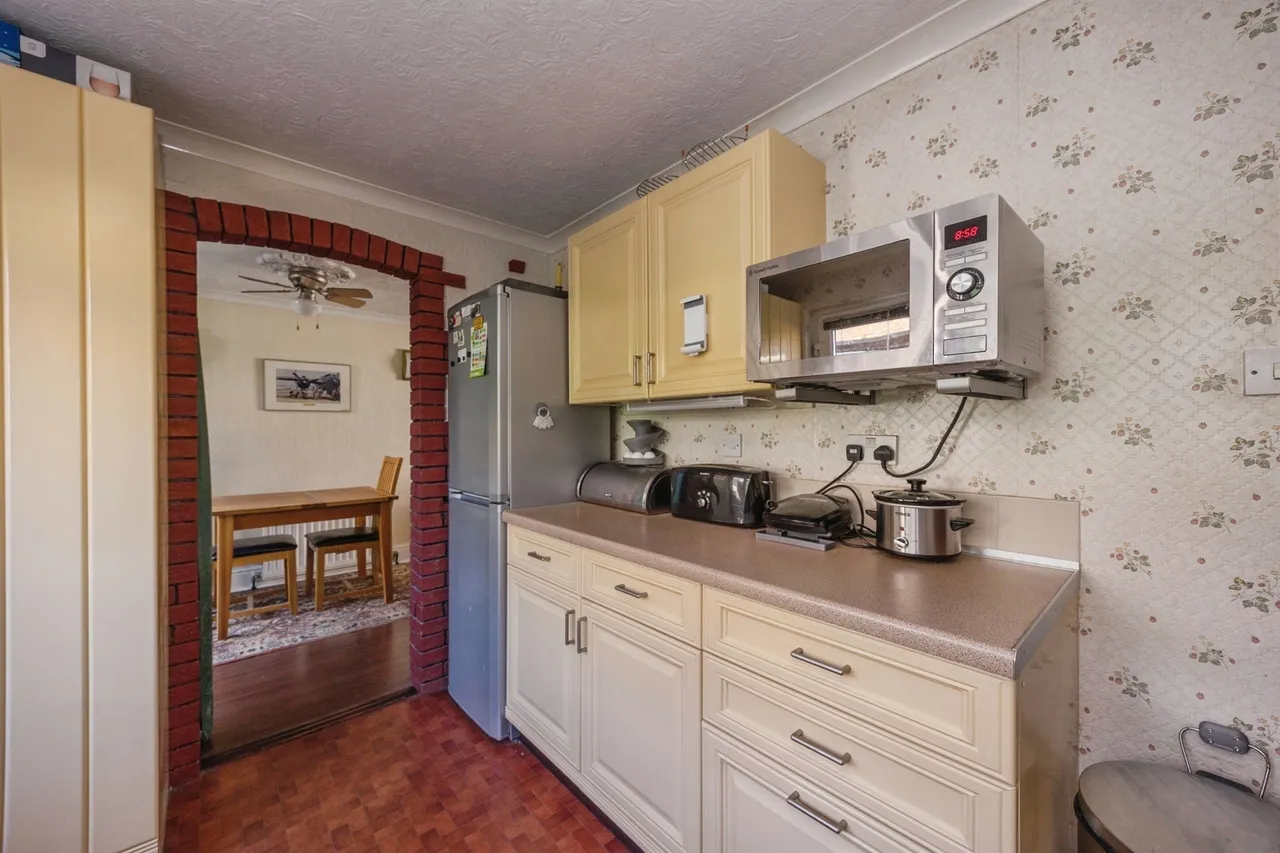 Seaway Crescent, Southsea, PO4, photo 10