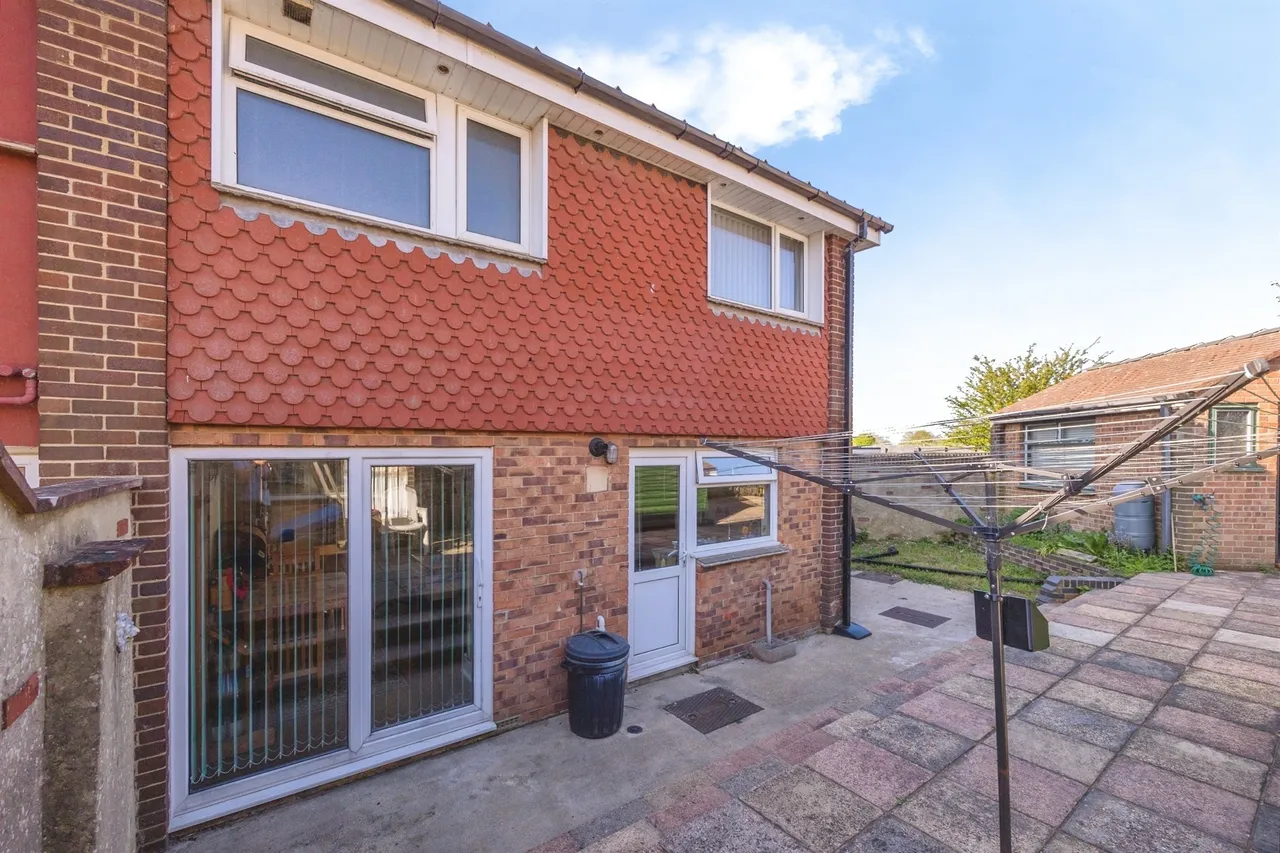 Seaway Crescent, Southsea, PO4, photo 36