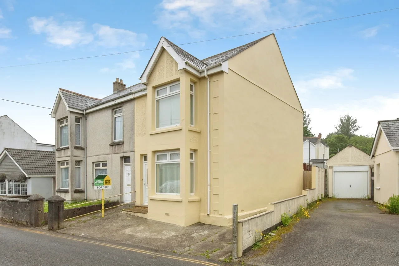 2 bed house for sale, Roche Road, Bugle, PL26