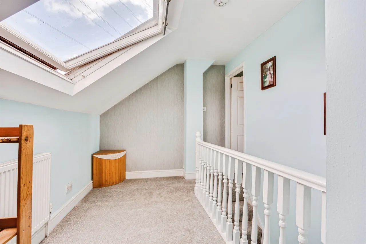 Lingwell Gate Drive, Wakefield, photo 7