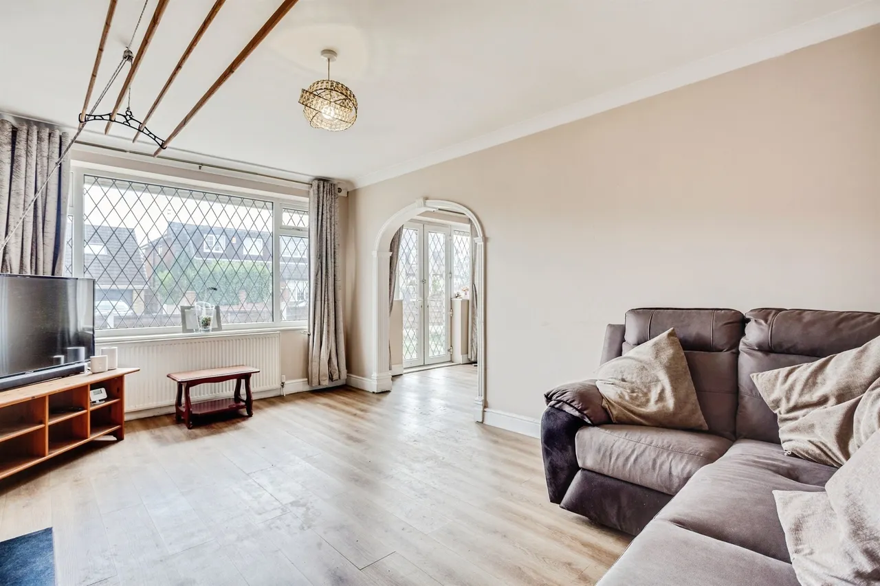 Lingwell Gate Drive, Wakefield, photo 2